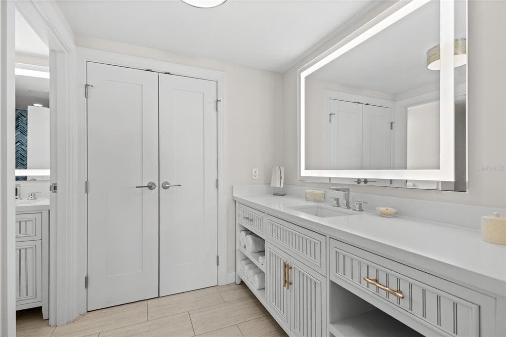 250 SANDS POINT ROAD 5106 photo 12