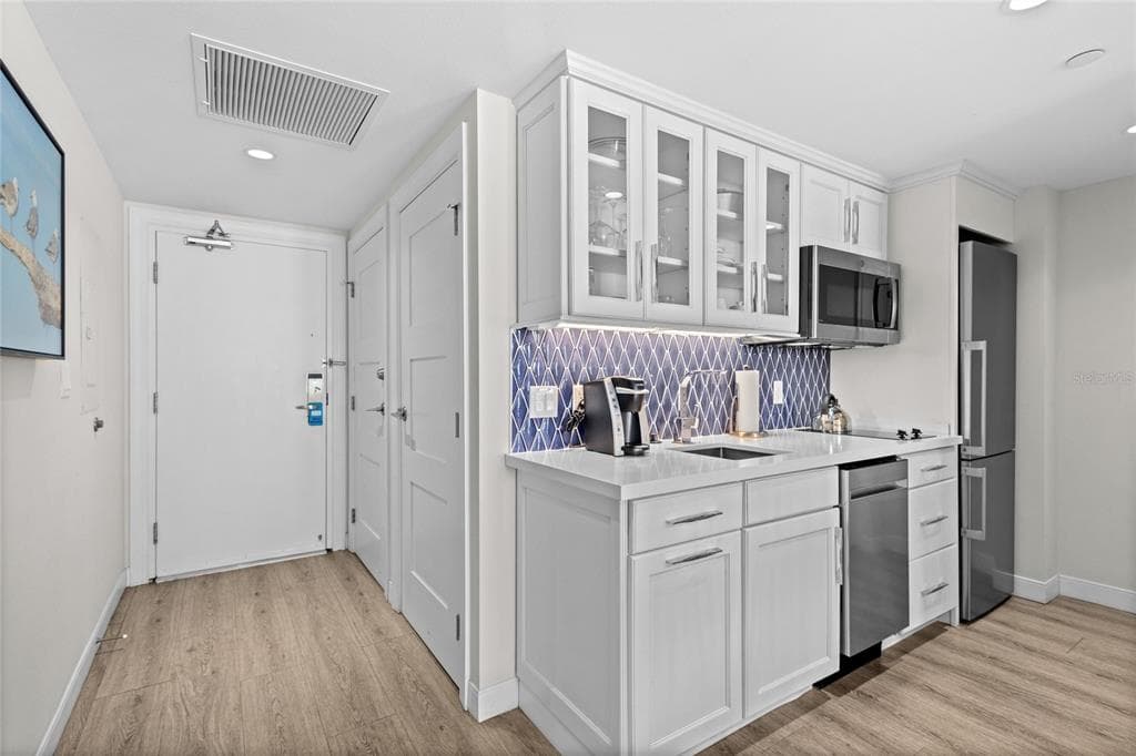 250 SANDS POINT ROAD 5106 photo 7