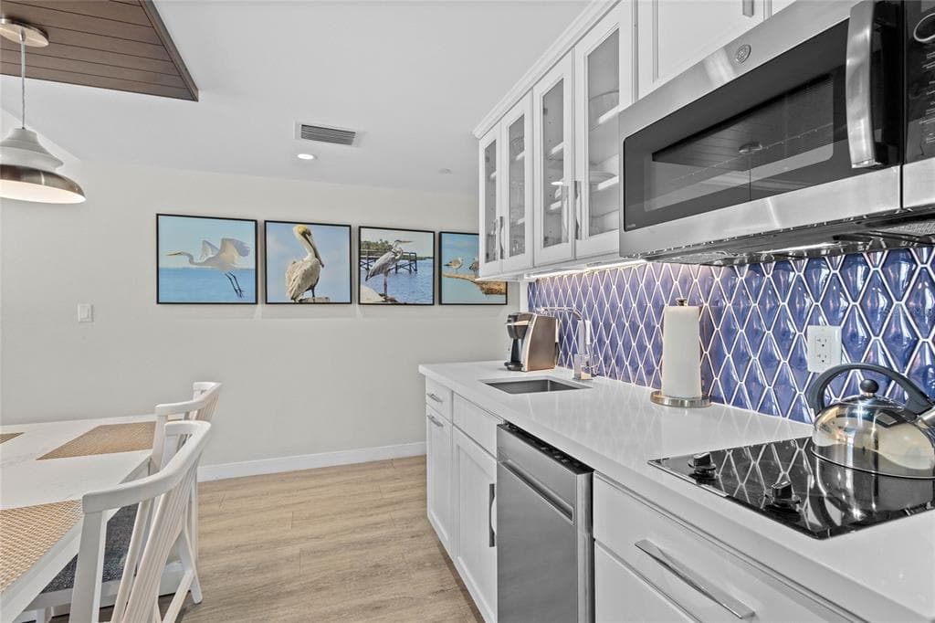 250 SANDS POINT ROAD 5106 photo 9