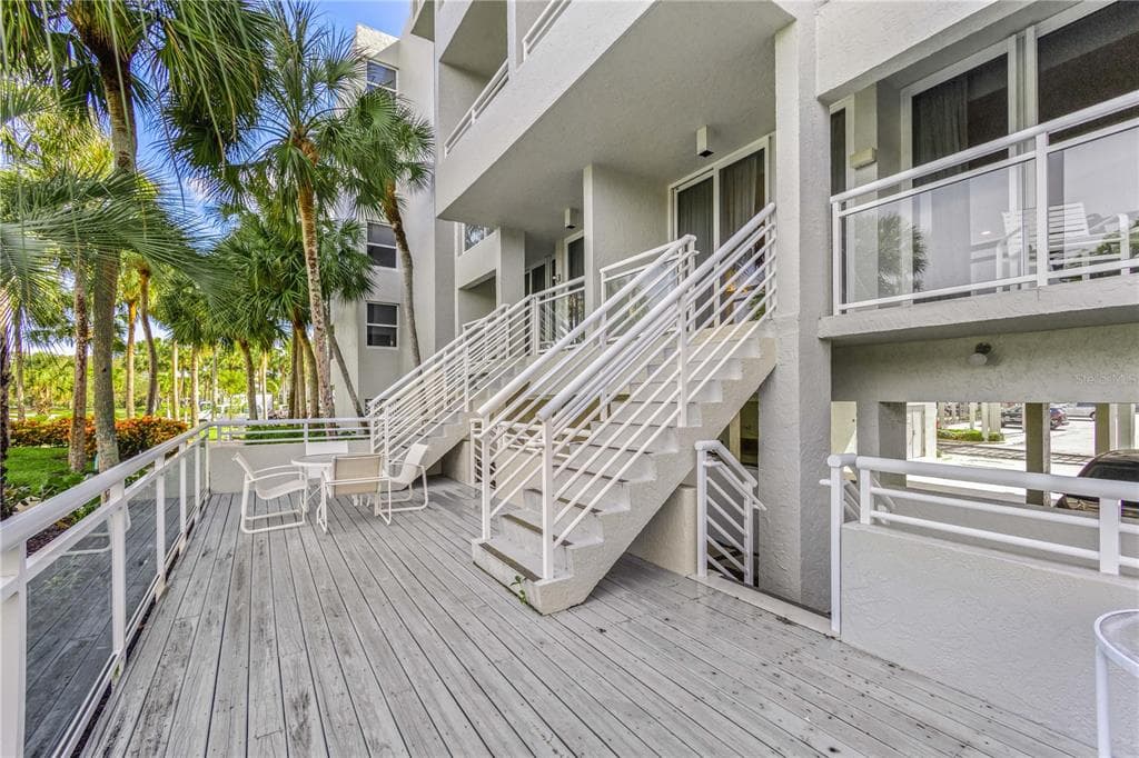 250 SANDS POINT ROAD 5106 photo 21