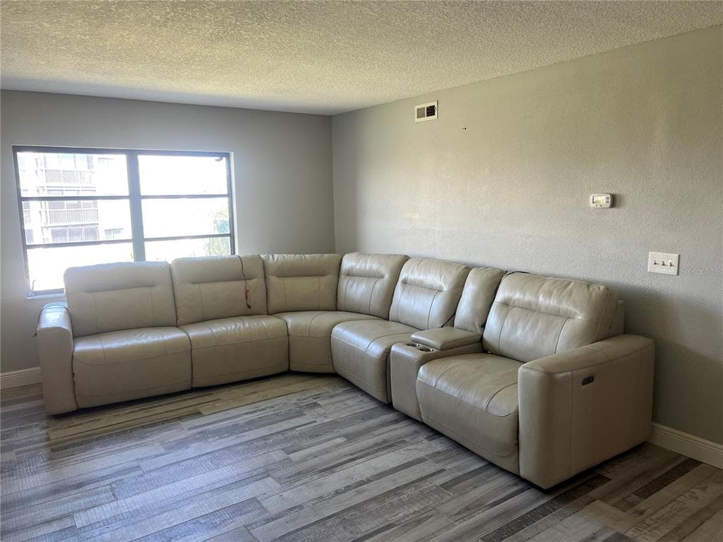 8211 BRENT STREET 828 photo 9