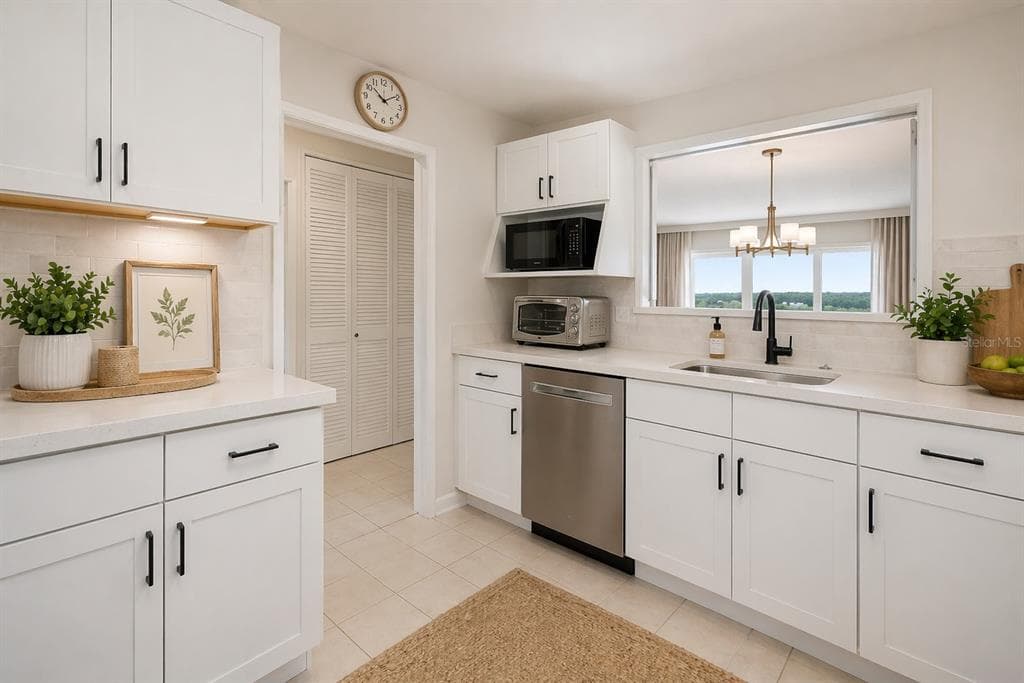 100 BLUFF VIEW DRIVE 609A photo 10