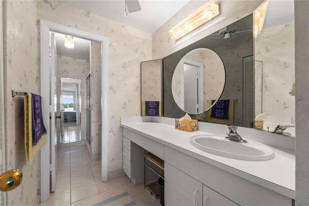 100 BLUFF VIEW DRIVE 609A photo 18