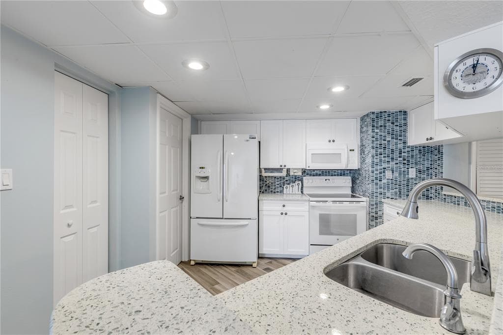 5207 S ATLANTIC AVENUE 924 photo 13