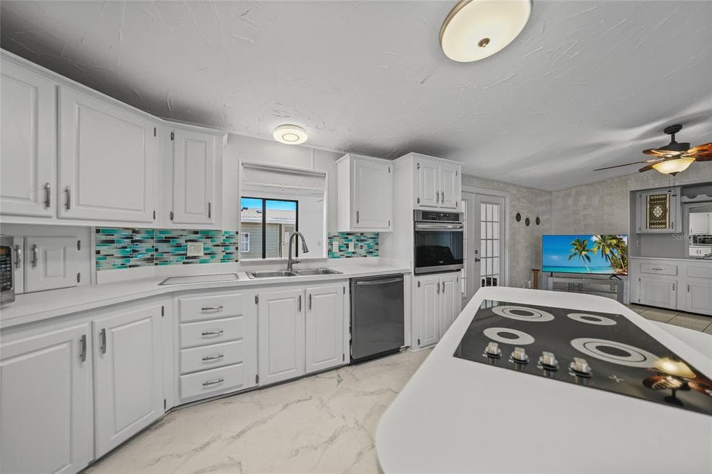 495 SCHOONER STREET photo 3