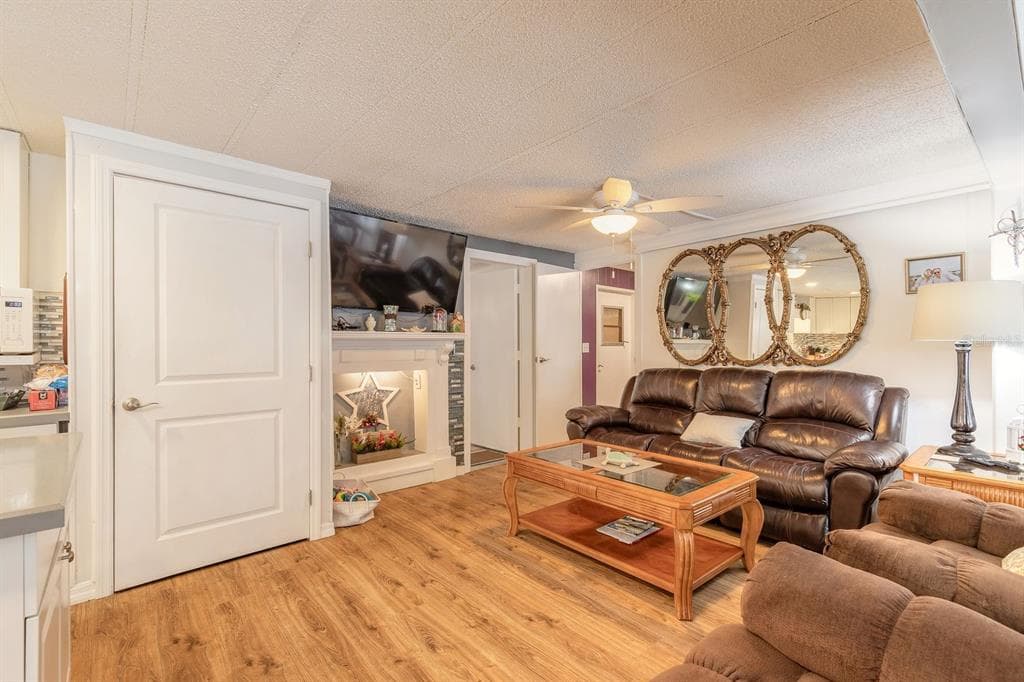 109 DOUGLAS STREET photo 7