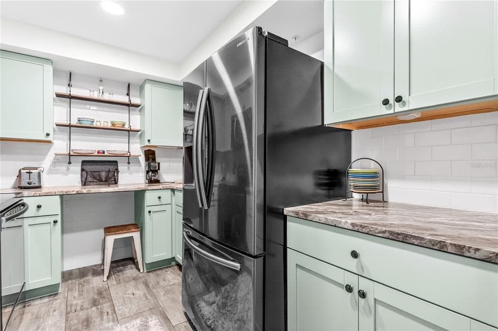 255 DOLPHIN POINT 407 photo 6