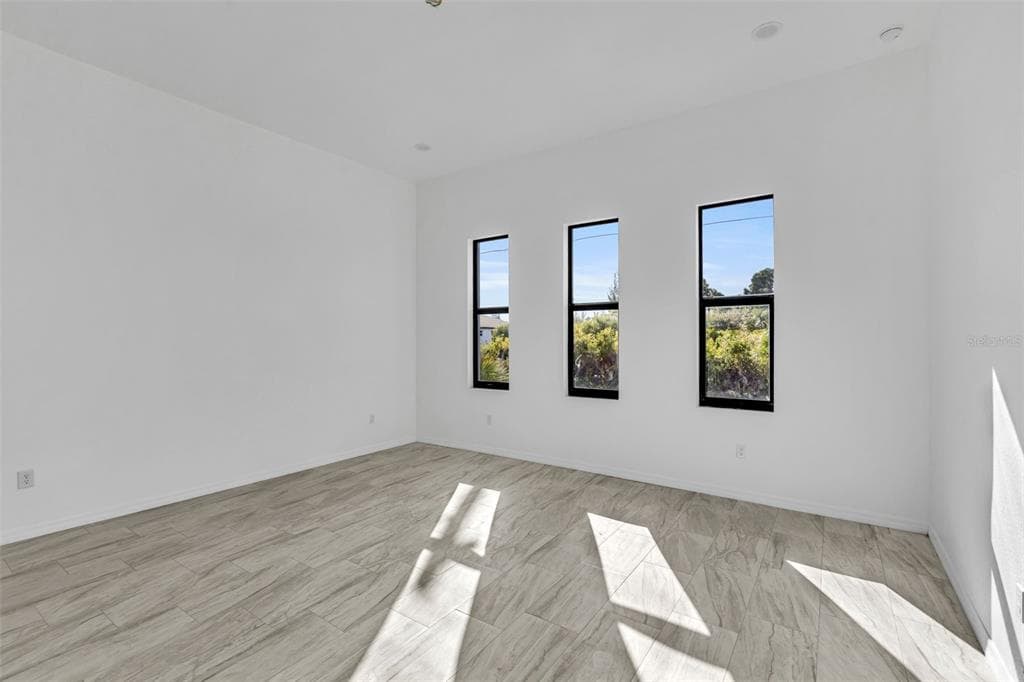15116 BRAINBRIDGE CIRCLE photo 23