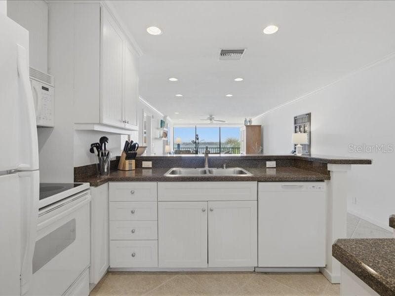 8911 MIDNIGHT PASS ROAD #208 5