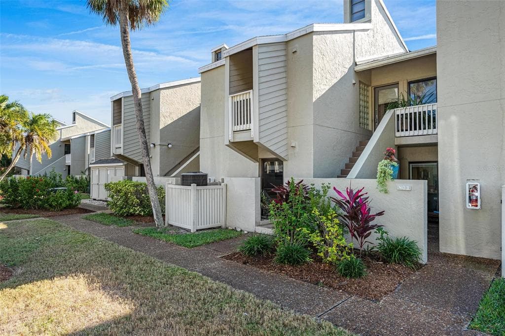 5260 GULF OF MEXICO DRIVE #403 1