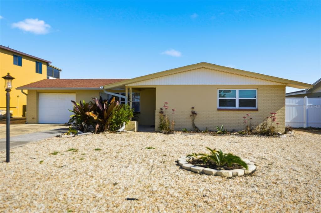 13630 GARRIS DRIVE 5