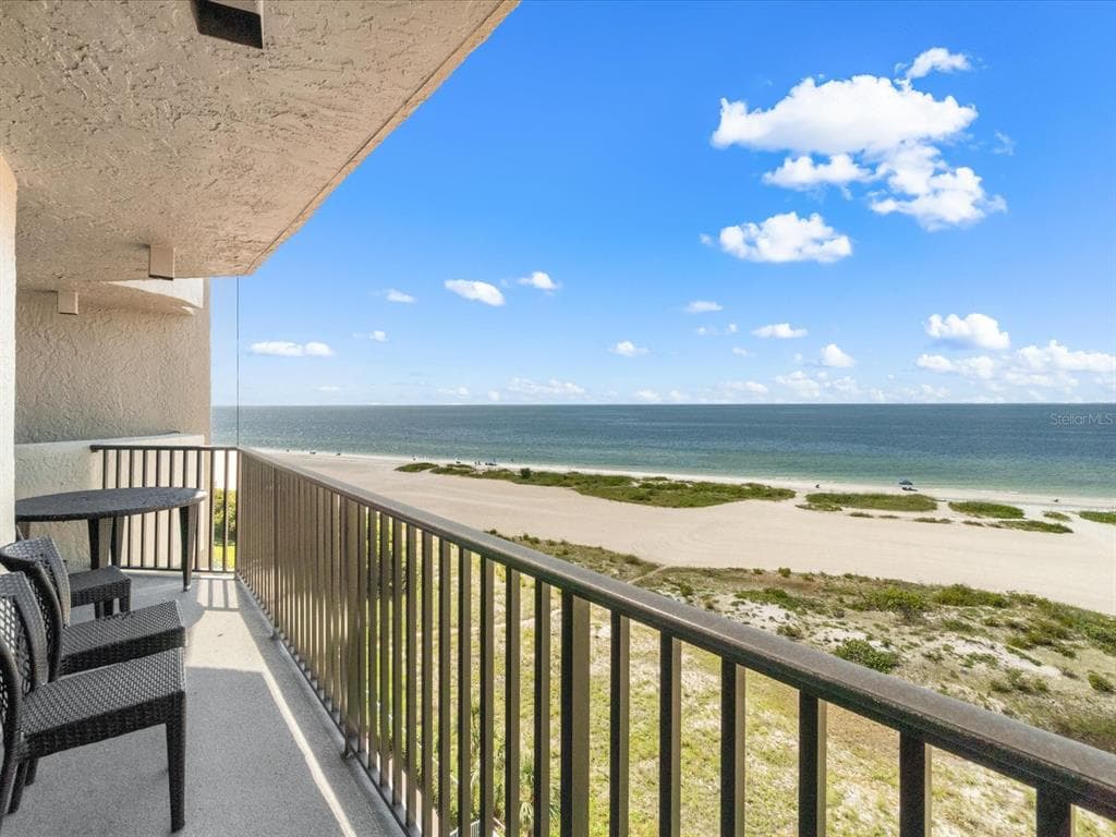 1290 GULF BOULEVARD 903 photo 4