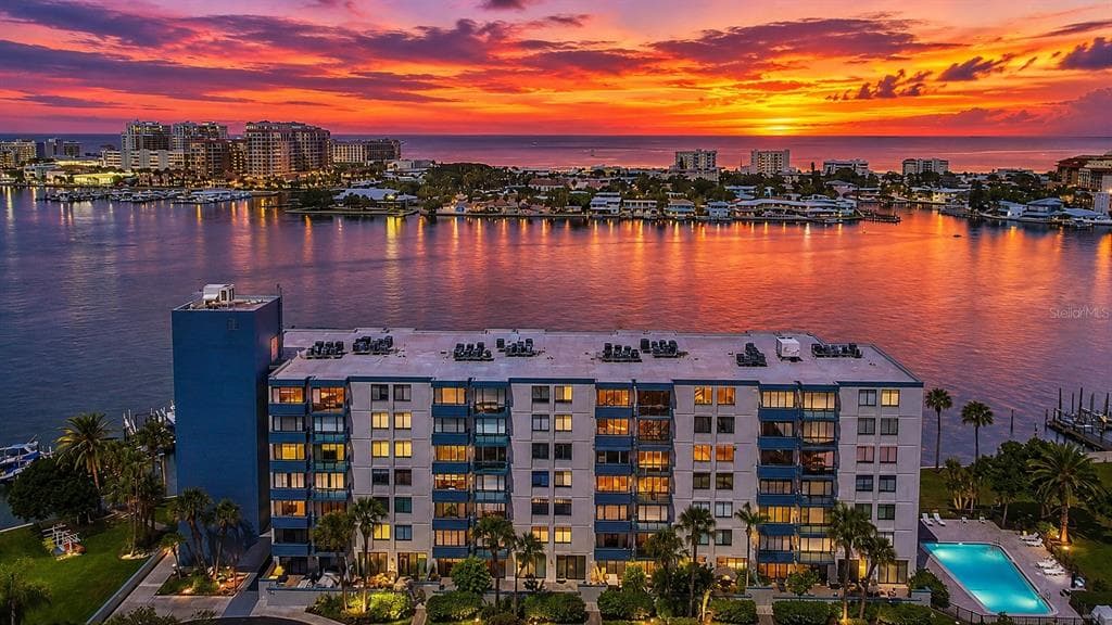 644 ISLAND WAY #101 1