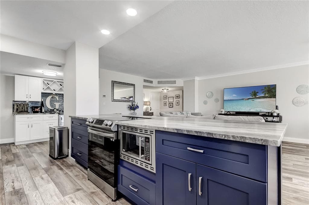 644 ISLAND WAY 101 photo 14