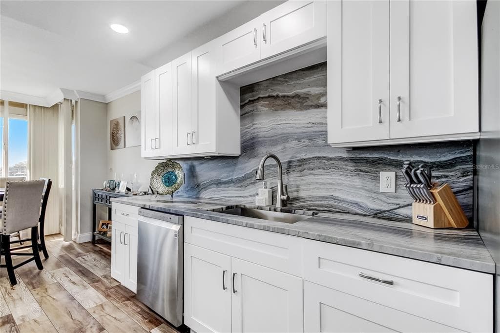 644 ISLAND WAY 101 photo 18