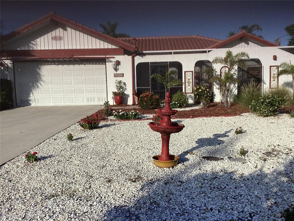 901 DON JUAN COURT photo 1