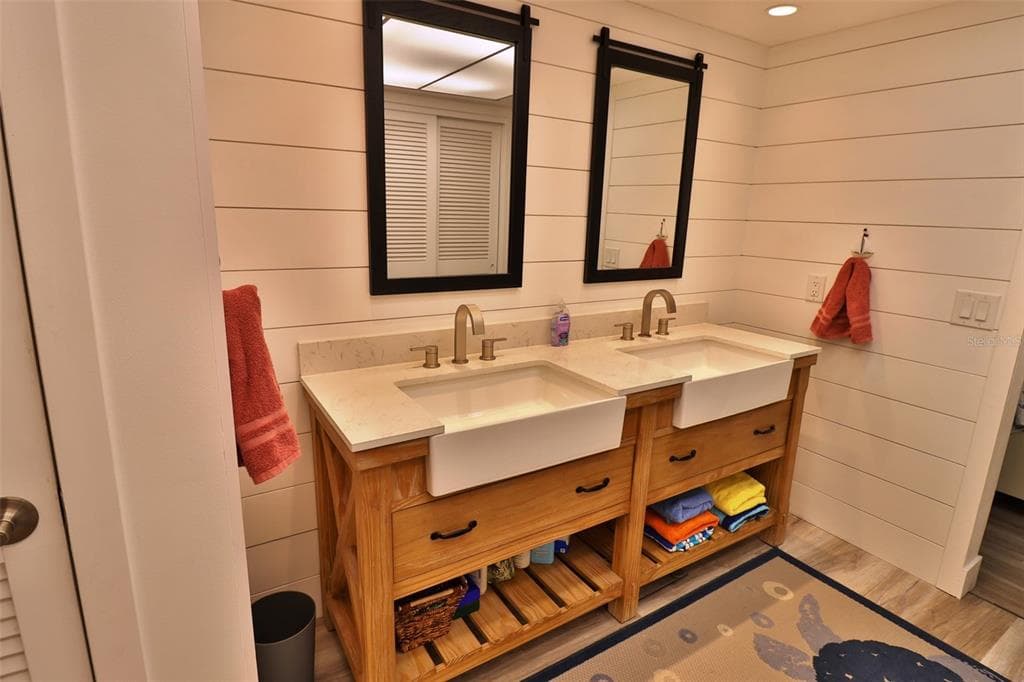 107 SINCLAIR STREET SE photo 24