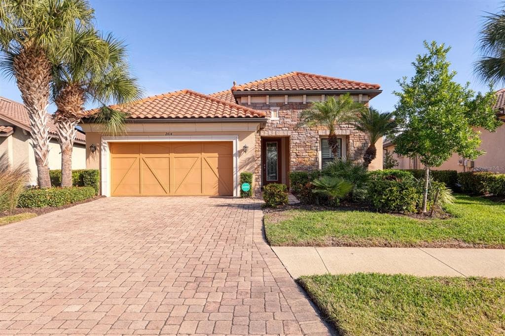 2414 VACCARO DRIVE photo 1