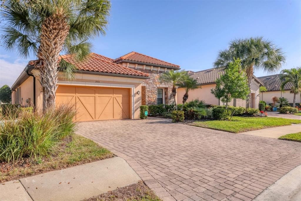 2414 VACCARO DRIVE photo 4