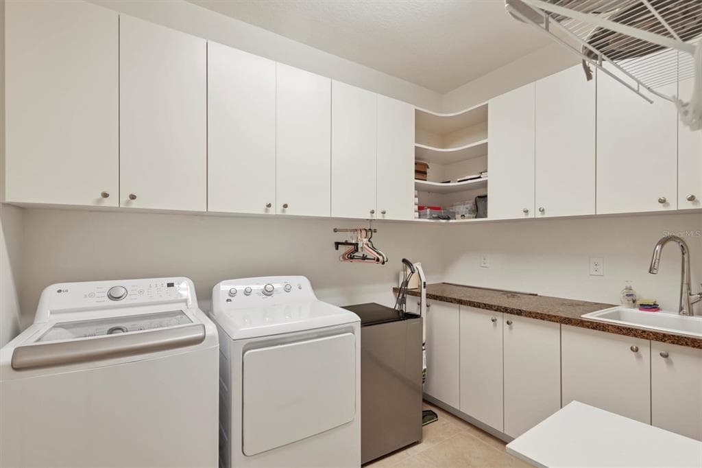 2414 VACCARO DRIVE photo 25