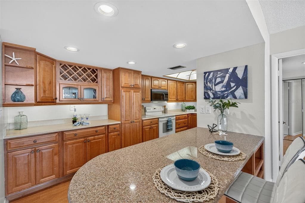 7600 BAYSHORE DRIVE 902 photo 18