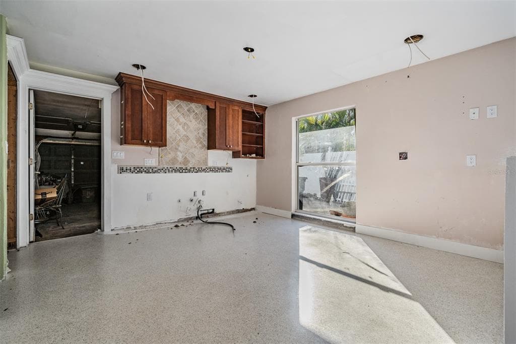 1854 DOLPHIN BOULEVARD S photo 10