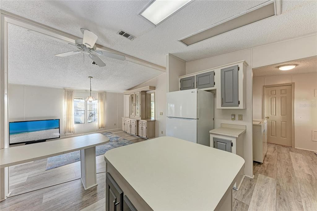 1306 41ST AVENUE E photo 17