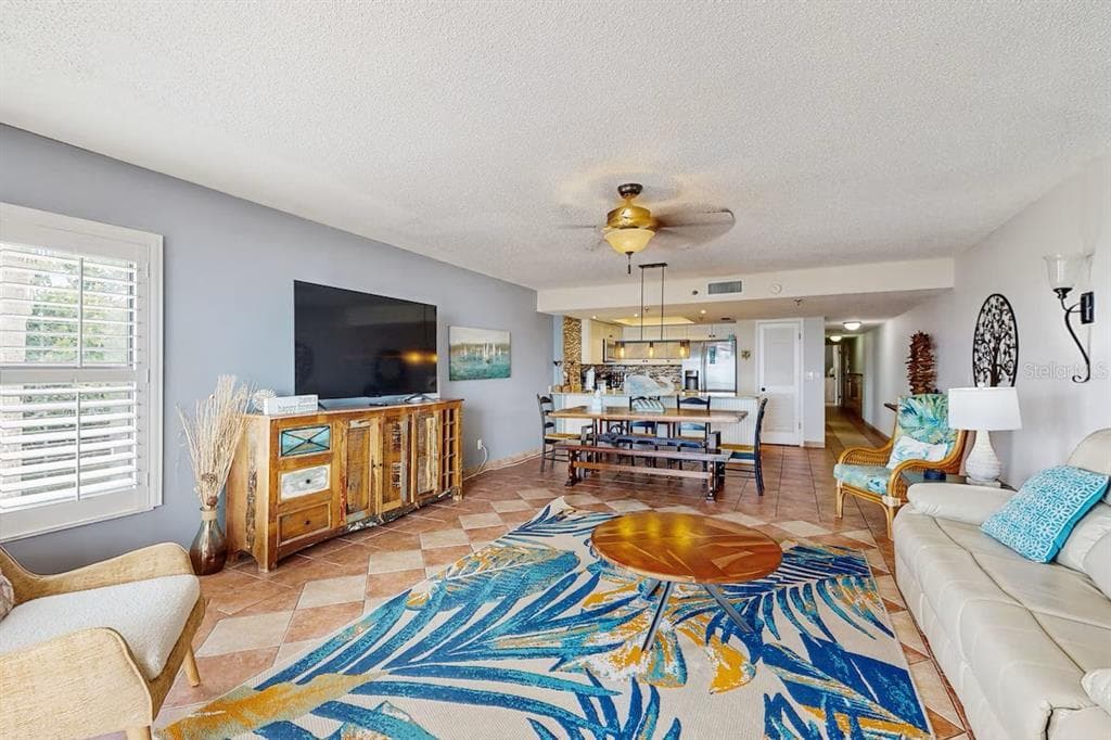 19236 GULF BOULEVARD 104 photo 4