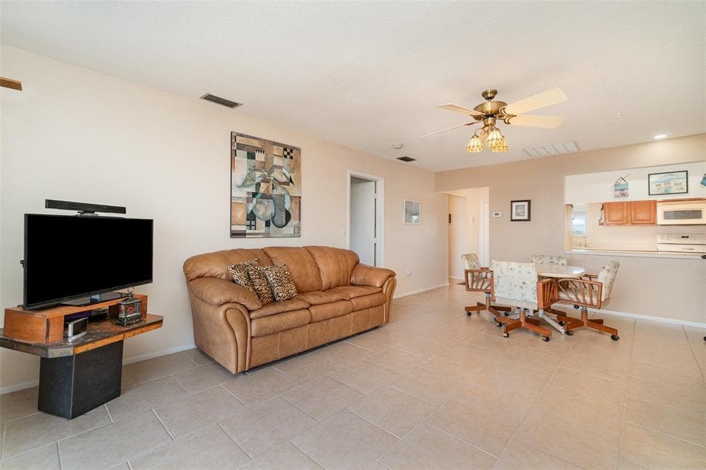 2700 MAGDALINA DRIVE 2B photo 6