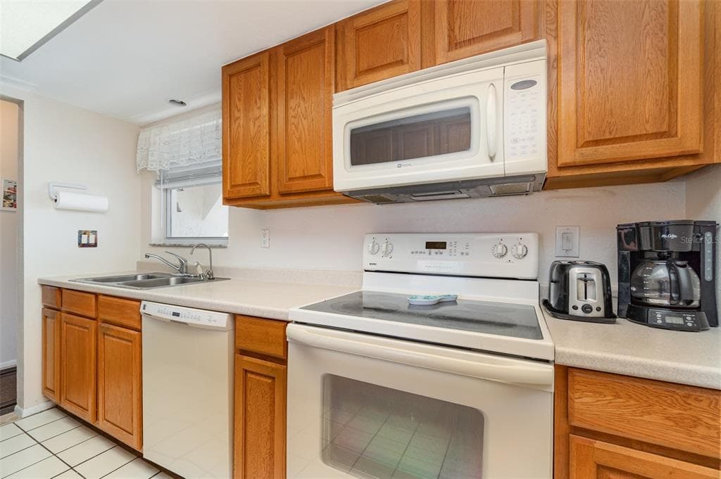 2700 MAGDALINA DRIVE 2B photo 11