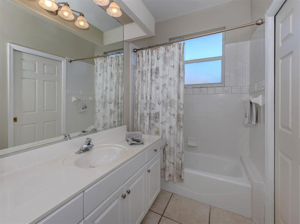 853 HILLCREST DRIVE photo 18