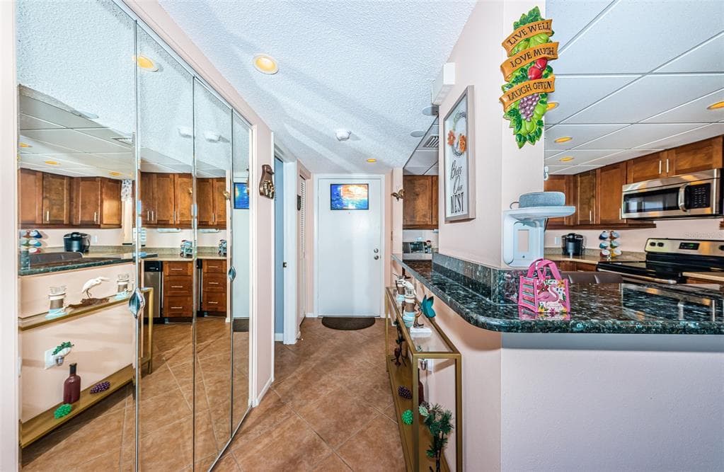 4750 COVE CIRCLE 605 photo 11