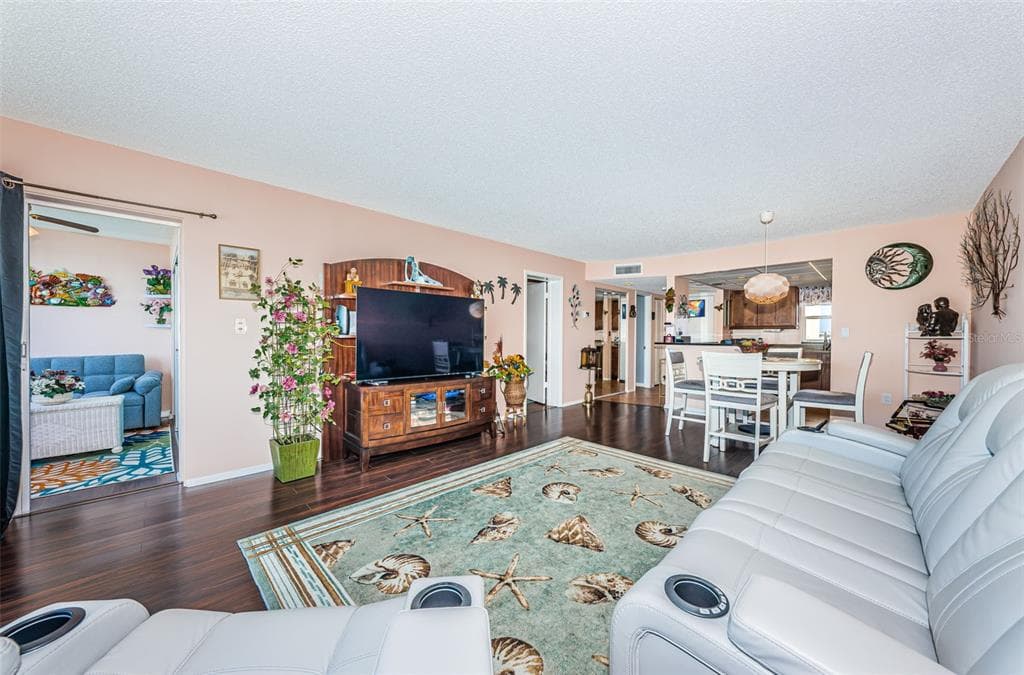 4750 COVE CIRCLE 605 photo 21