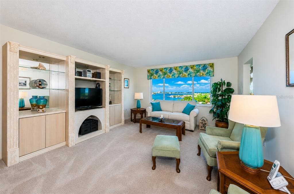 4725 COVE CIRCLE 808 photo 3