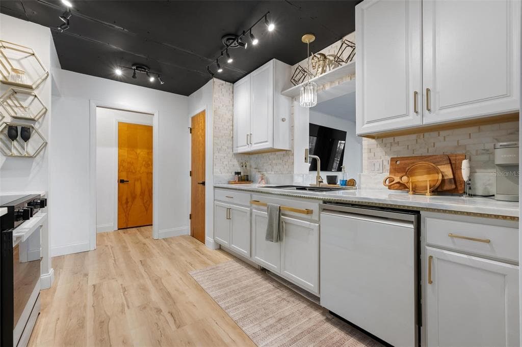 1503 MARLIN STREET photo 6