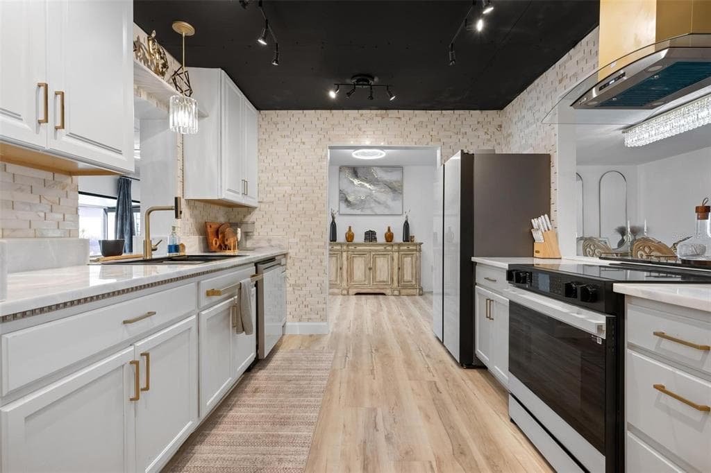 1503 MARLIN STREET photo 4