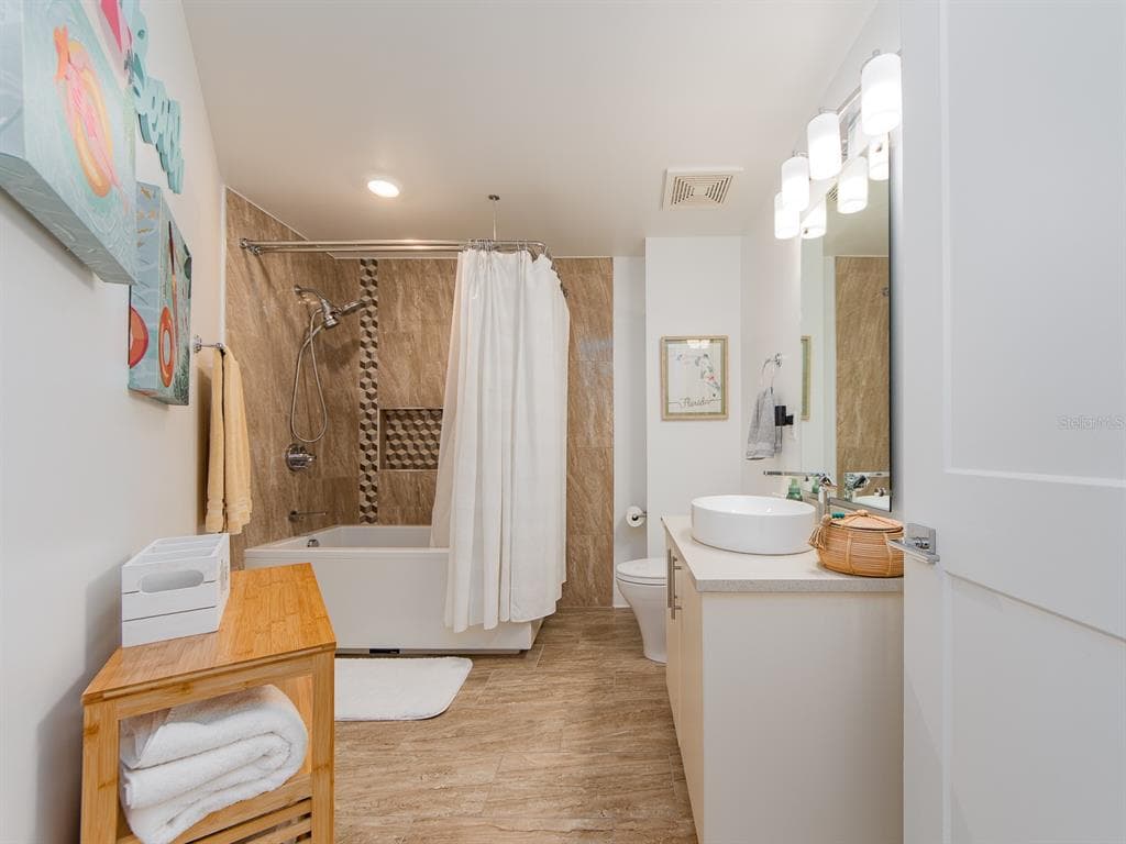 15 AVALON STREET 403 photo 23