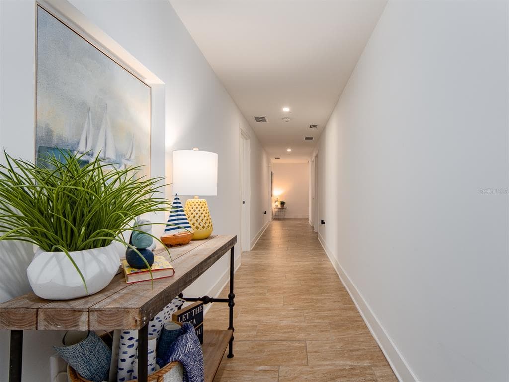 15 AVALON STREET 403 photo 16