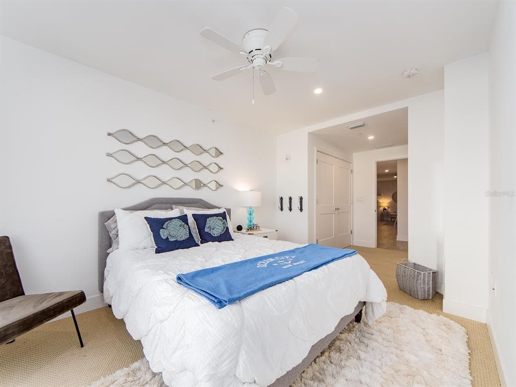 15 AVALON STREET 403 photo 12