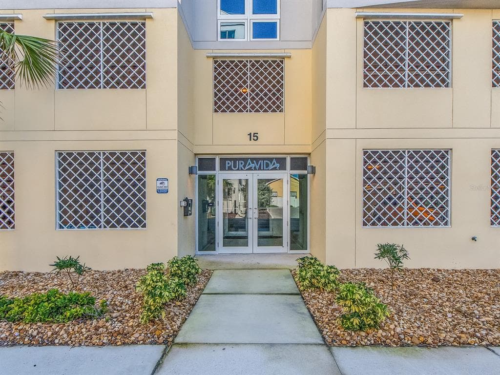 15 AVALON STREET 403 photo 3