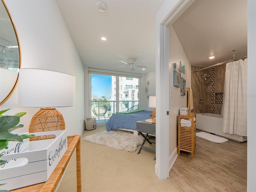 15 AVALON STREET 403 photo 19