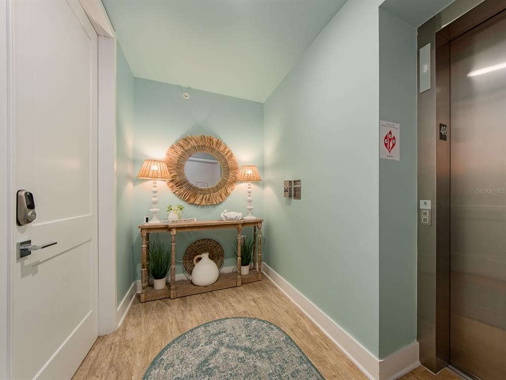 15 AVALON STREET 403 photo 4