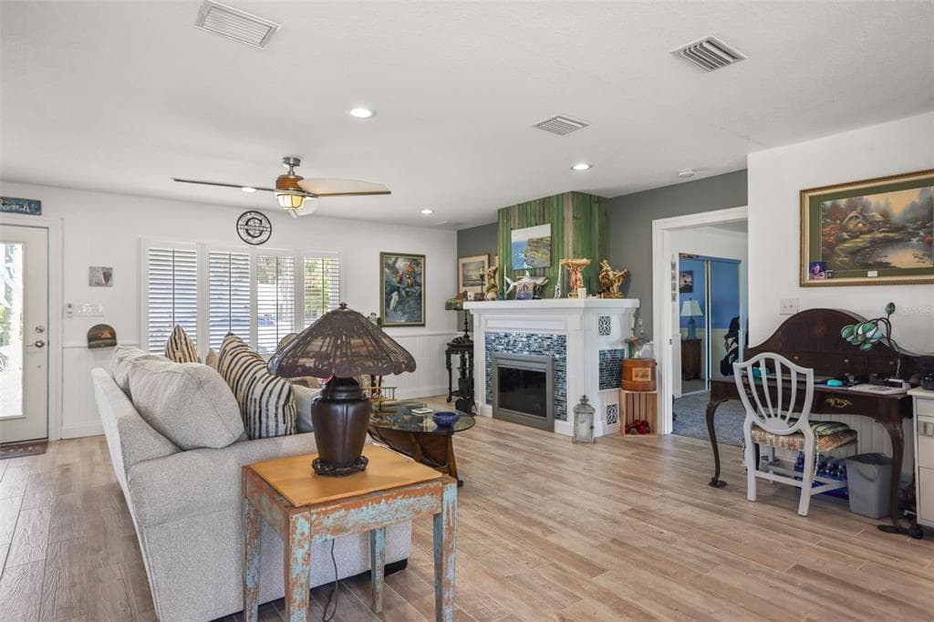 600 NORMANDY ROAD photo 6