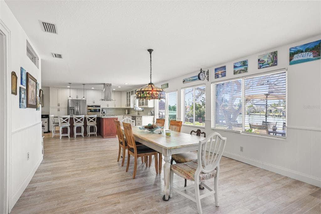 600 NORMANDY ROAD photo 11