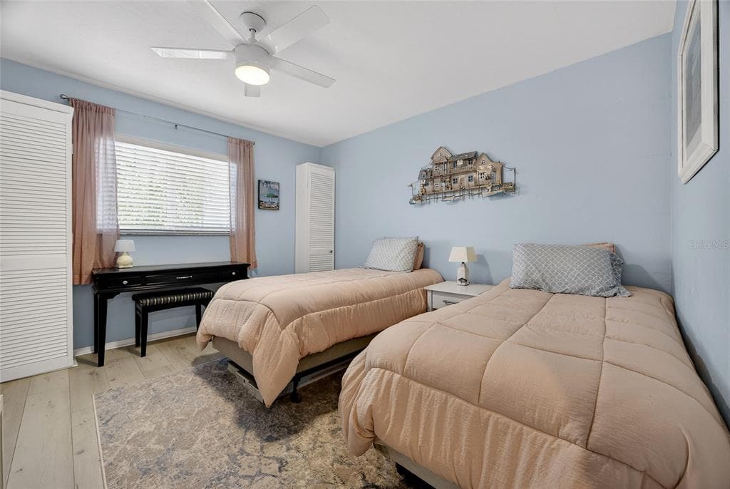 3310 LOVELAND BOULEVARD 405 photo 22