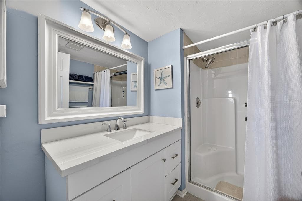 3310 LOVELAND BOULEVARD 405 photo 20