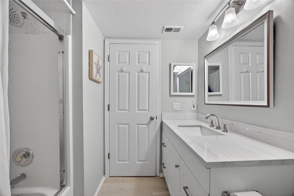 3310 LOVELAND BOULEVARD 405 photo 24
