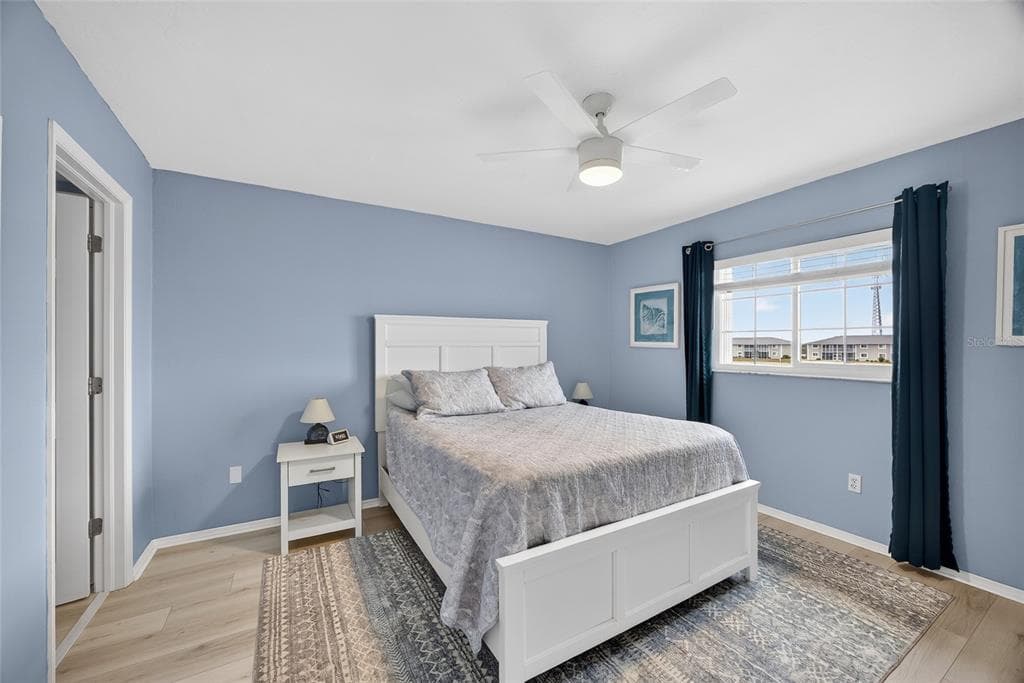 3310 LOVELAND BOULEVARD 405 photo 18