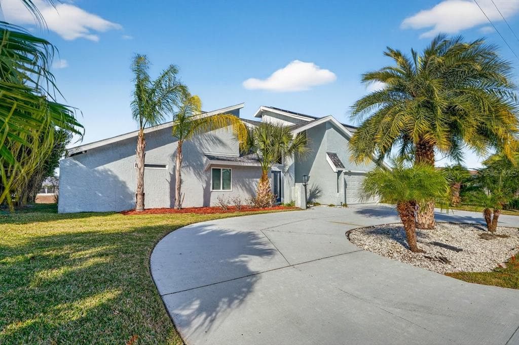 10 FLEMING COURT photo 16