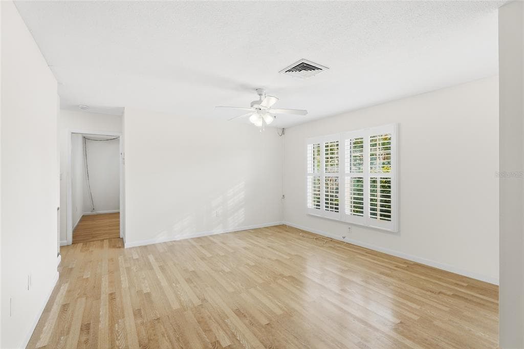 2165 LAKEWOOD DRIVE photo 8